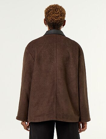 Chaqueta recta de antelina con cuello de polipiel