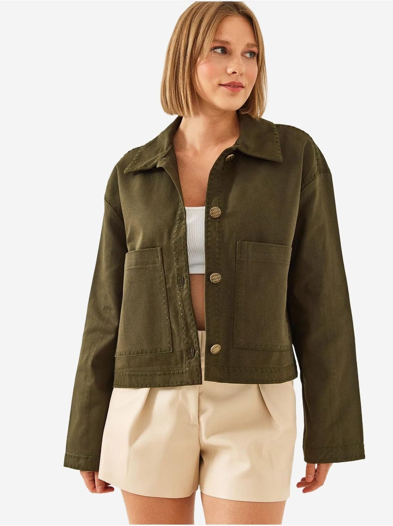 Chaqueta tejida corta bordada con cuello camisero lucci Caqui - Kiabi
