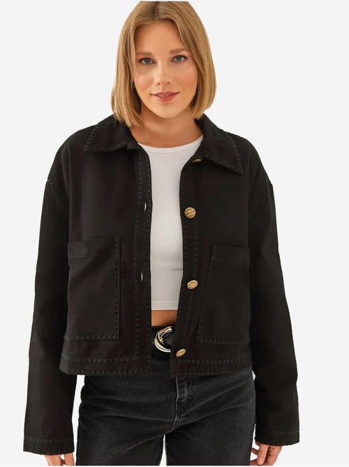 Chaqueta tejida corta bordada con cuello camisero lucci - Kiabi Chaqueta tejida corta bordada con cuello camisero lucci - Kiabi