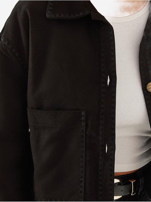 Chaqueta tejida corta bordada con cuello camisero lucci - Kiabi Chaqueta tejida corta bordada con cuello camisero lucci - Kiabi