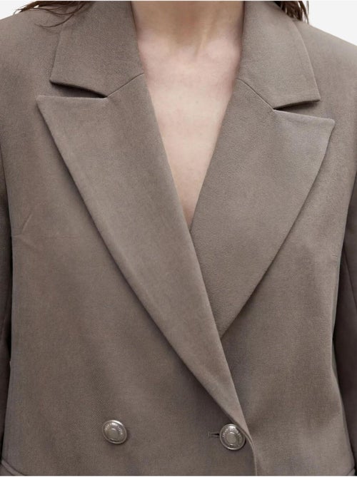 Chaqueta tipo blazer abotonada para mujer de my fashion - Kiabi Chaqueta tipo blazer abotonada para mujer de my fashion - Kiabi