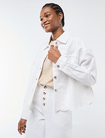 Chaqueta vaquera abotonada con bordado en algodón liso