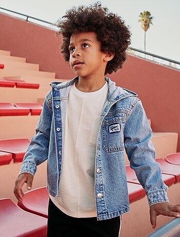 Chaqueta vaquera con capucha