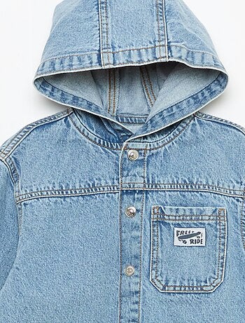 Chaqueta vaquera con capucha