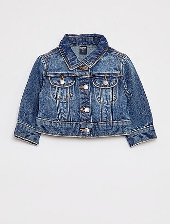 Chaqueta vaquera con cierre de automáticos
