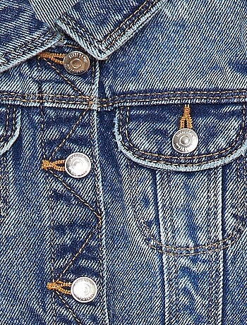 Chaqueta vaquera con cierre de automáticos