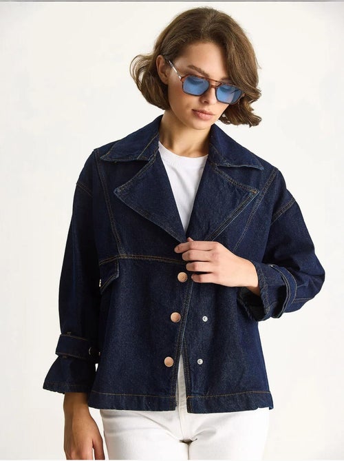 Chaqueta vaquera con cuello camisero y botones lucci - Kiabi Chaqueta vaquera con cuello camisero y botones lucci - Kiabi