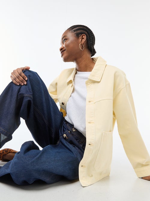 Chaqueta vaquera corta con 2 bolsillos de parche - Kiabi