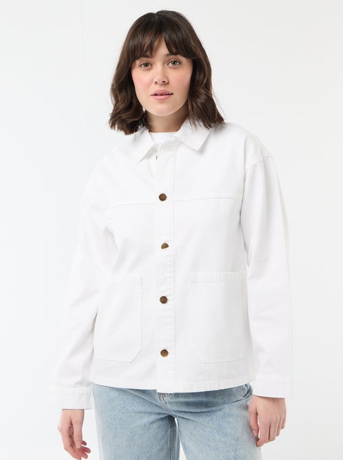 Chaqueta vaquera corta con 2 bolsillos de parche - Kiabi