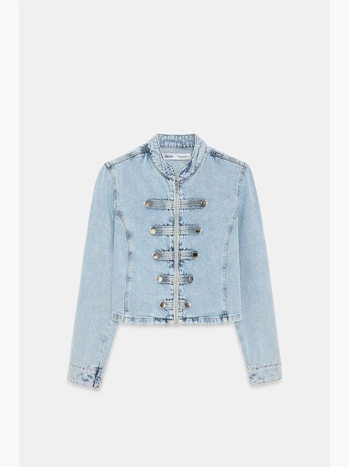 Chaqueta vaquera cropped con cuello mao dilvin - Kiabi Chaqueta vaquera cropped con cuello mao dilvin - Kiabi