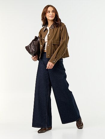 Chaqueta workwear de vaquero y cuello de terciopelo