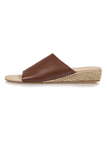 Chinelas con tacón de banda de 3 cm Isotoner