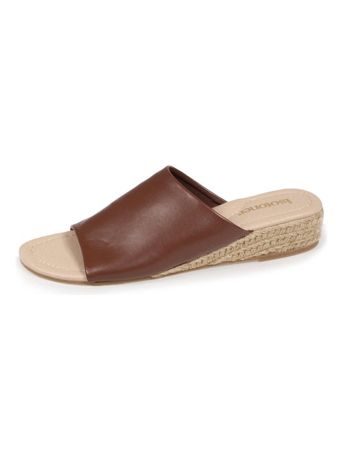 Chinelas con tacón de banda de 3 cm Isotoner - Kiabi Chinelas con tacón de banda de 3 cm Isotoner - Kiabi