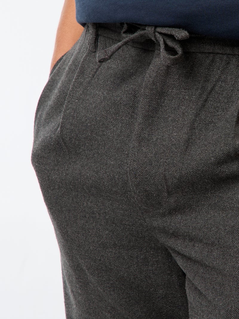 Chino ancho liso Gris - Kiabi