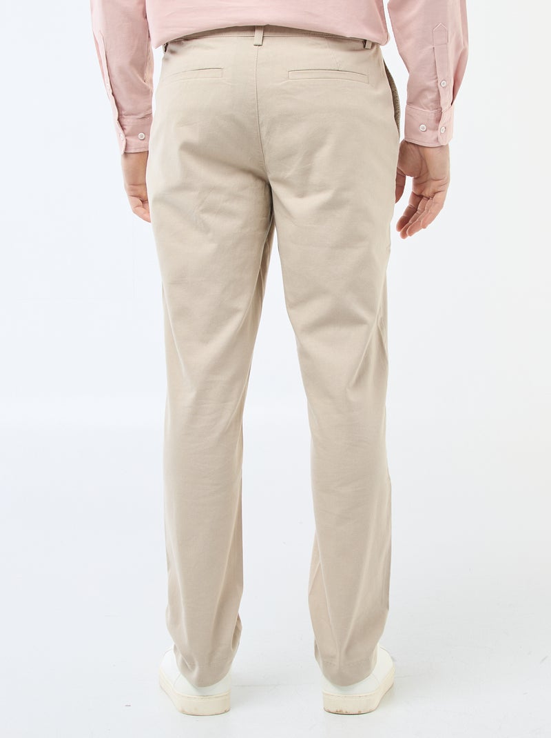 Chino liso corte estándar Beige - Kiabi