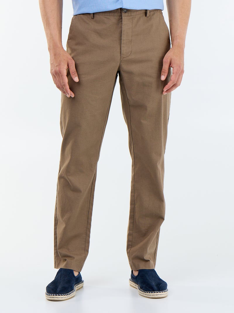 Chino liso corte estándar Marron - Kiabi