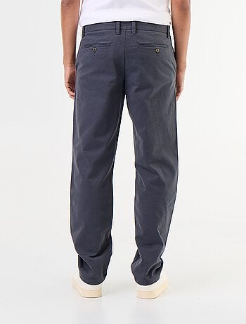 Chino liso de corte estándar