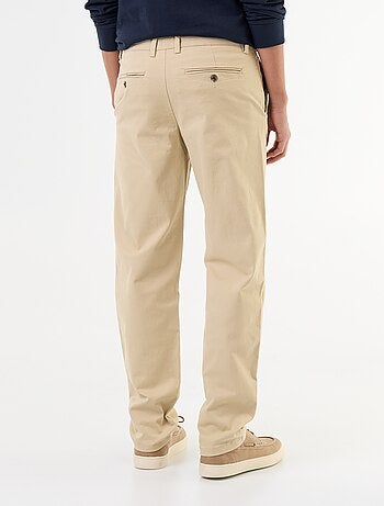 Chino liso de corte estándar