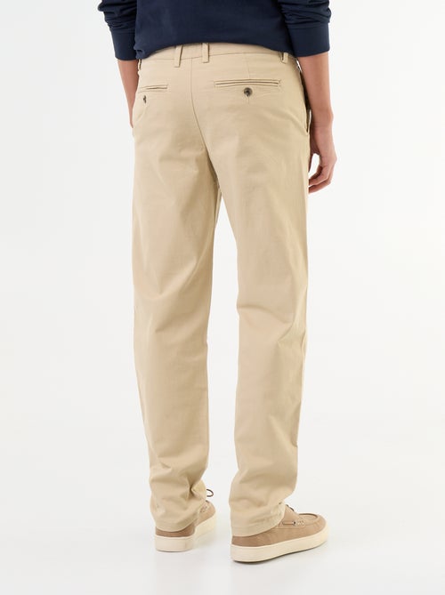 Chino liso de corte estándar - Kiabi Chino liso de corte estándar - Kiabi