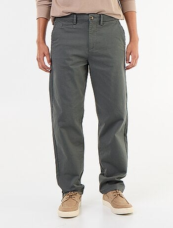 Chino liso de corte estándar