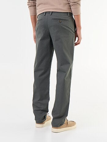 Chino liso de corte estándar