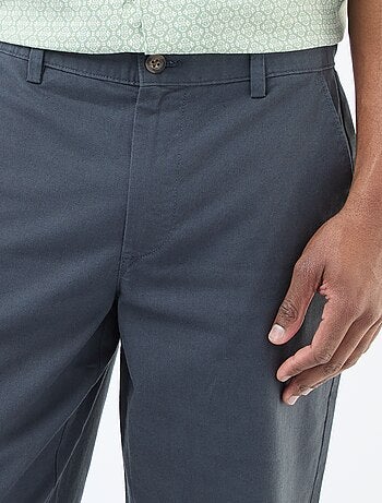 Chino liso corte estándar