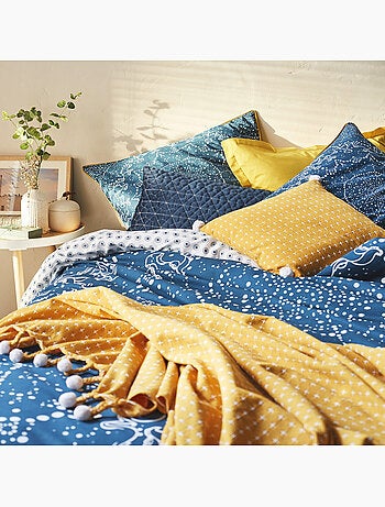 Cojín 40x40 cm con pompones y bordado – Mezcla algodón-poliéster – Colección CALLISTO – Future Home