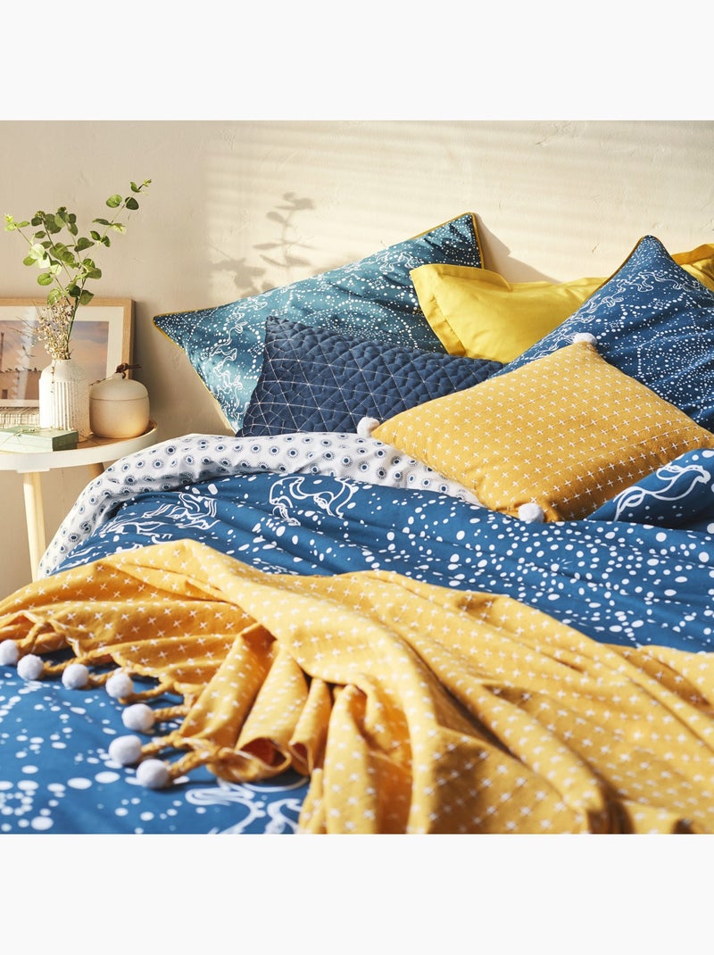 Cojín 40x40 cm con pompones y bordado – Mezcla algodón-poliéster – Colección CALLISTO – Future Home Amarillo mostaza - Kiabi