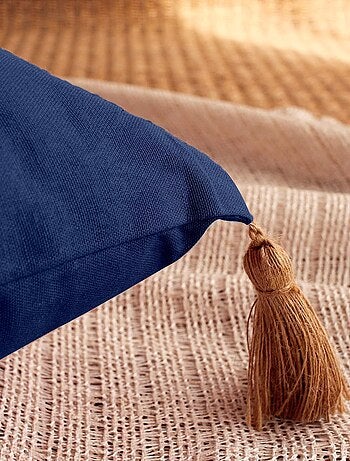 Cojín con borlas de yute