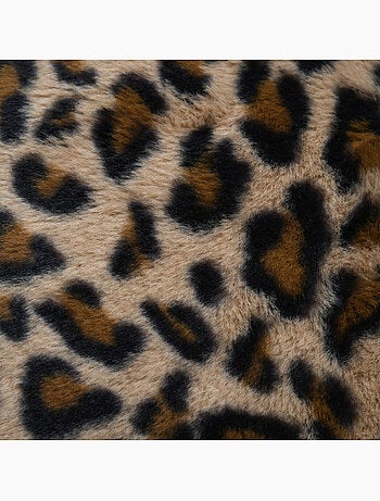 Cojín con estampado de leopardo
