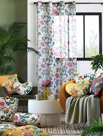 Cojín con forma de corazón y estampado vegetal