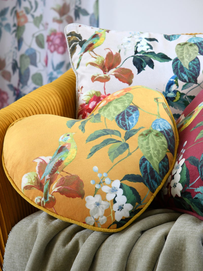 Cojín con forma de corazón y estampado vegetal Amarillo mostaza - Kiabi