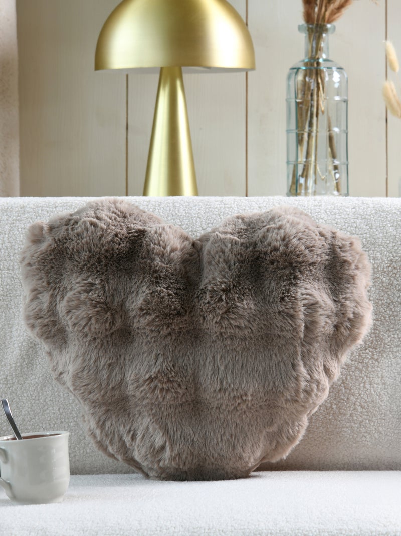 Cojín corazón decorativo efecto pelo sintético Beige concha - Kiabi