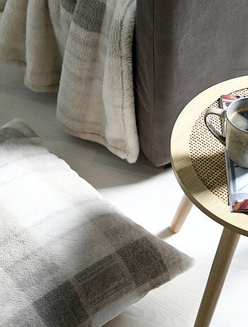 Cojín de cuadros escoceses en piel sintética