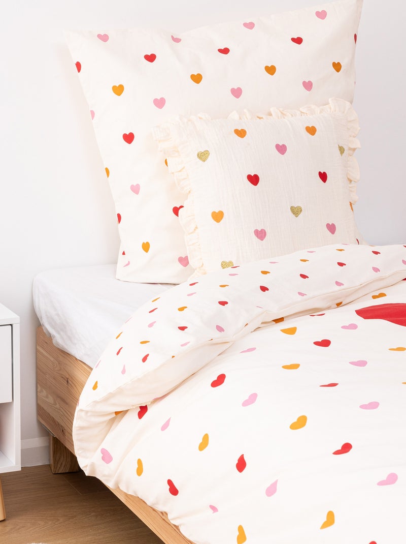 Cojín de gasa de algodón con flap y corazones bordados Blanco - Kiabi