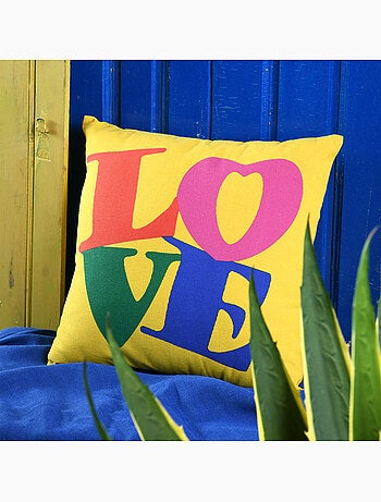 Cojín de polialgodón estampado LOVE