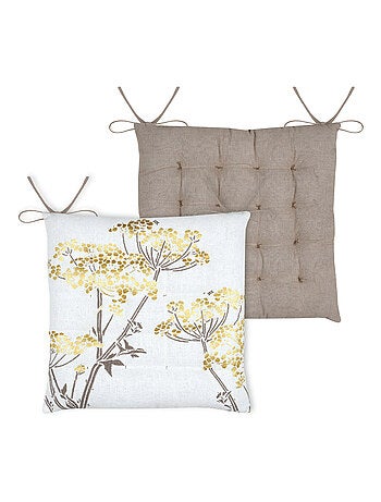 Cojín de silla con hojas doradas para un interior elegante