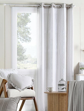 Cojín decorativo con forma de corazón