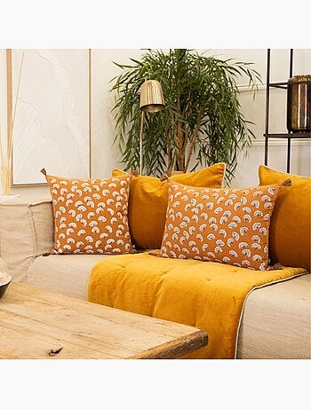 Cojín decorativo estampado con motivo floral