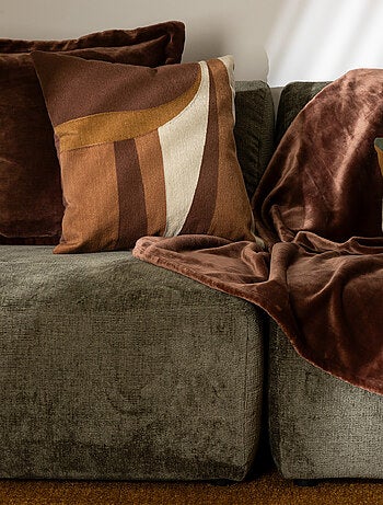 Cojín desenfundable bordado diseño