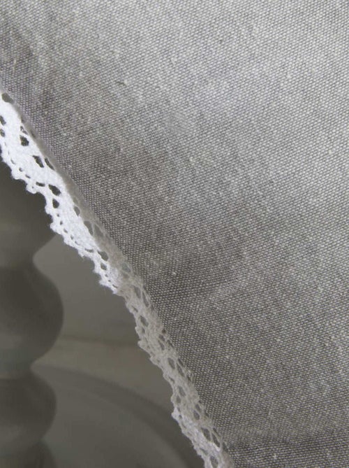 Cojín desenfundable con encaje 'Today' - Kiabi