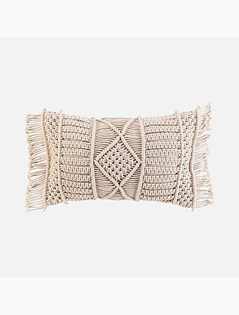 Cojín desenfundable con flecos y macramé
