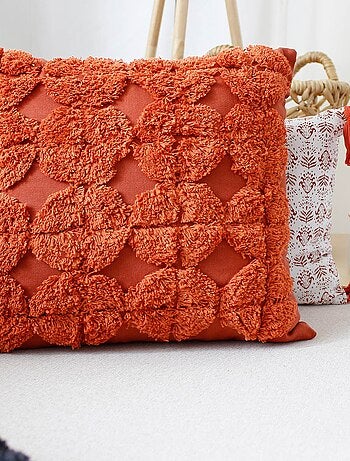 Cojín desmontable con bordados de efecto lana