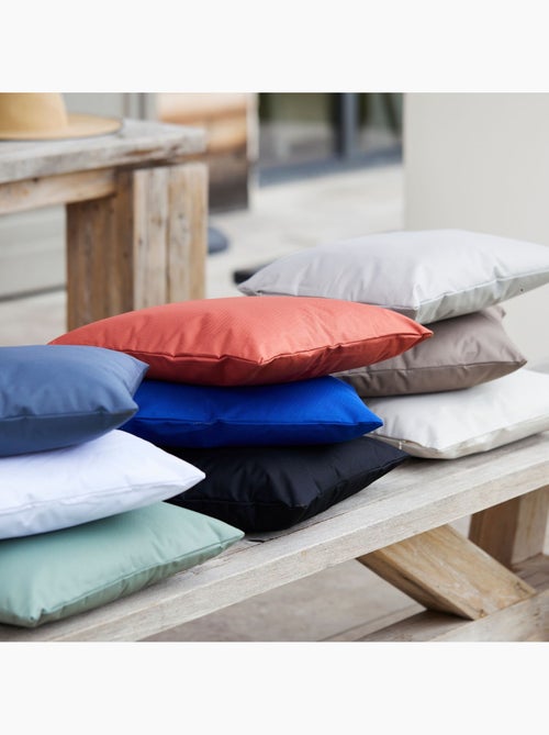 Cojín exterior impermeable MINORQUE con funda extraíble - Kiabi Cojín exterior impermeable MINORQUE con funda extraíble - Kiabi