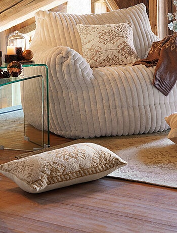 Cojín rectangular con diseño tejido