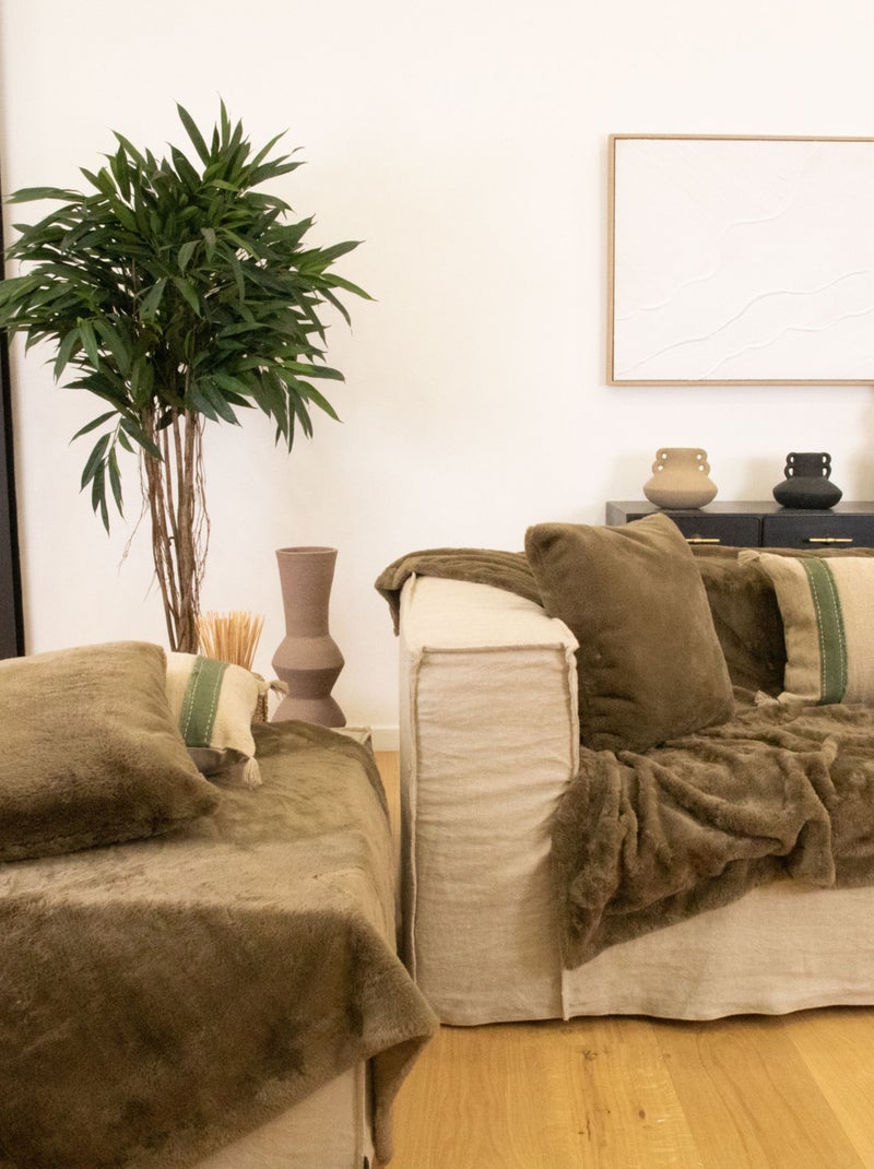 Cojín ultrasuave con efecto pelo Taupe - Kiabi