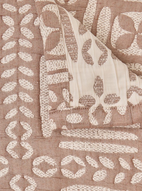 Colcha acolchada con motivos étnicos - Kiabi Colcha acolchada con motivos étnicos - Kiabi