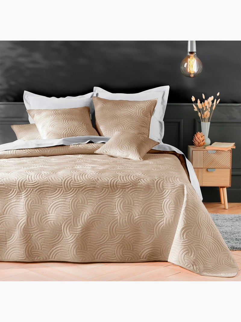 Colcha acolchada de terciopelo de 3 piezas + dos fundas de almohada Beige concha - Kiabi