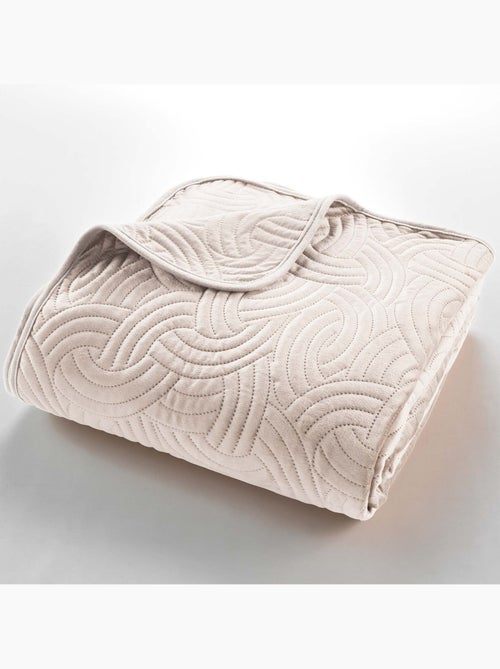 Colcha acolchada de terciopelo de 3 piezas + dos fundas de almohada - Kiabi Colcha acolchada de terciopelo de 3 piezas + dos fundas de almohada - Kiabi