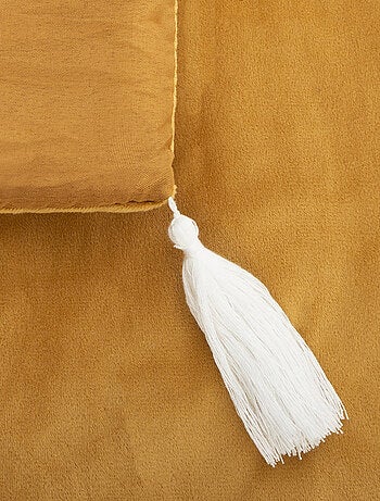 Colcha de terciopelo con borlas